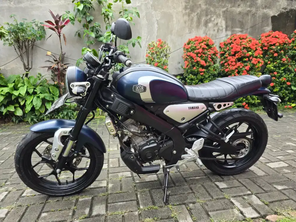 Yamaha XSR 155 MULUS BIRU NAVY
