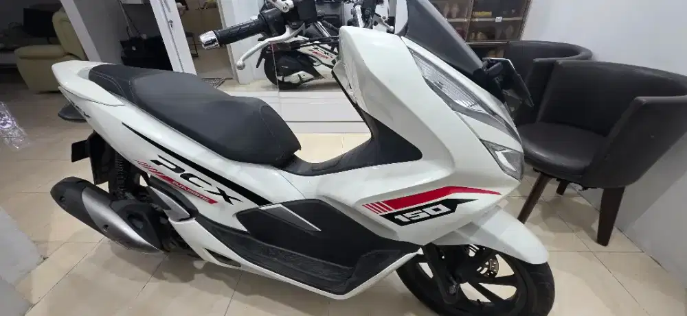 Honda PCX CBS Putih 2018 istimewa