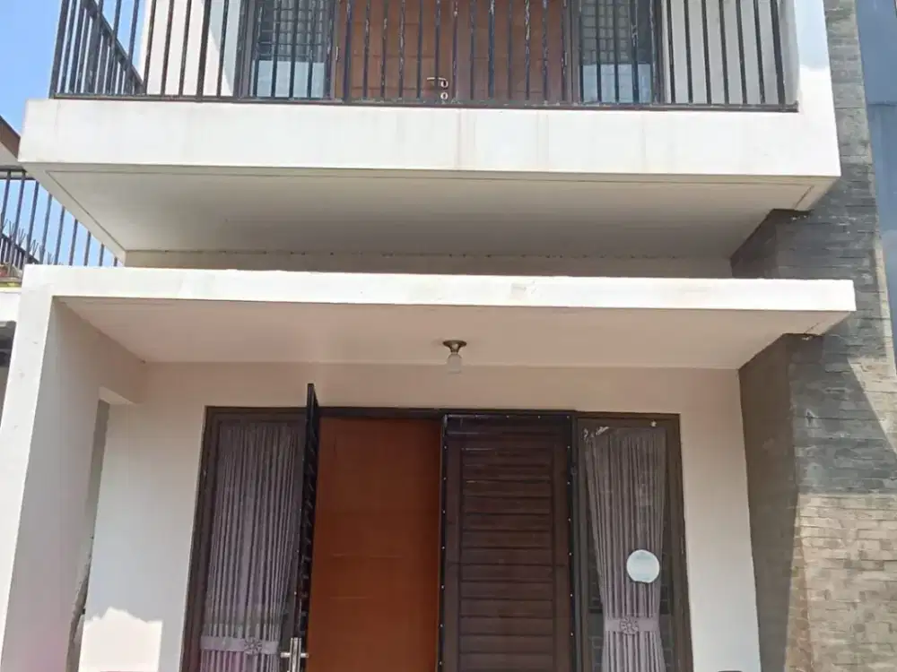 DISEWAKAN RUMAH BISA UTK USAHA DI HARAPAN INDAH BEKASI
