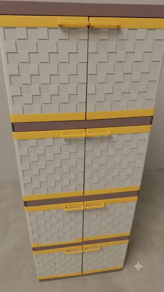 Lemari plastik mini club 4 susun 8 pintu, rak dispenser.