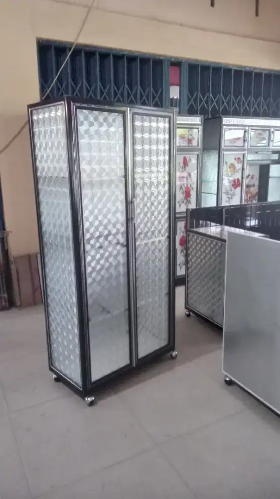 Lemari piring almanium 2 pintu