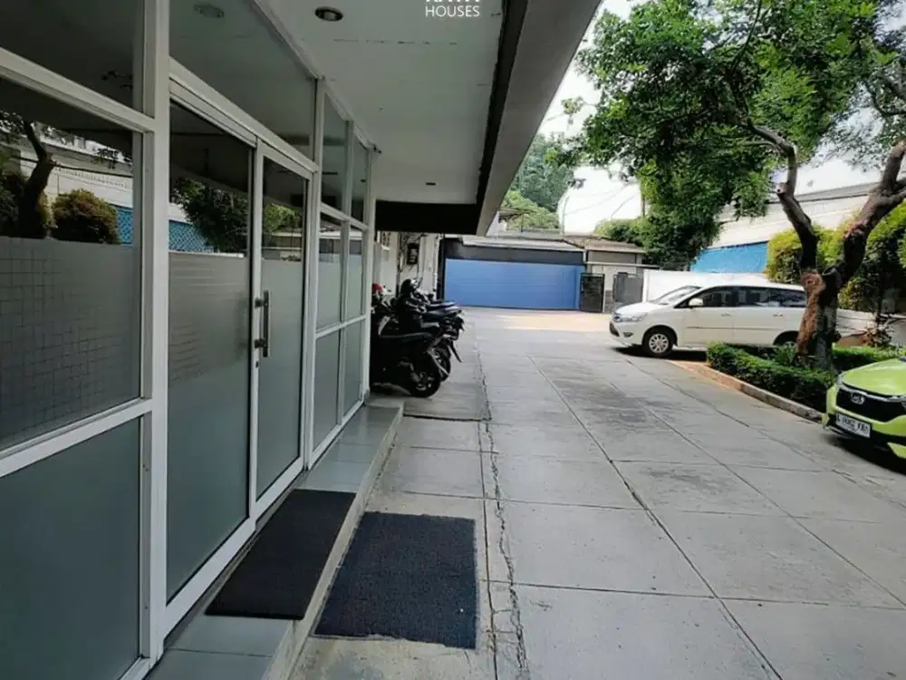 Turun Harga! Kebayoran Baru 1065m² Bangunan Komersial 2 Lantai 50M Nego