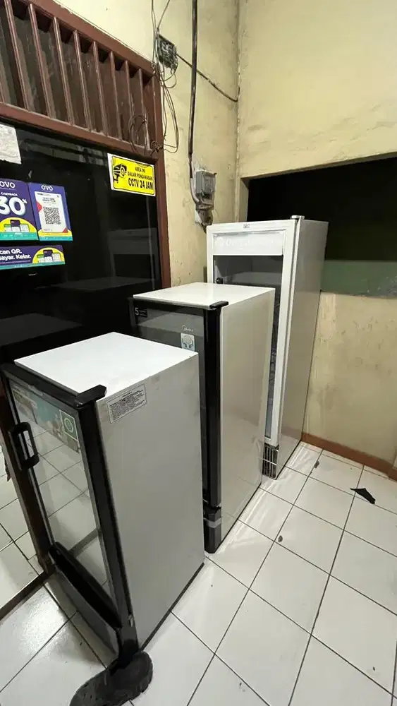 Showcase 1 Pintu 3 pcs