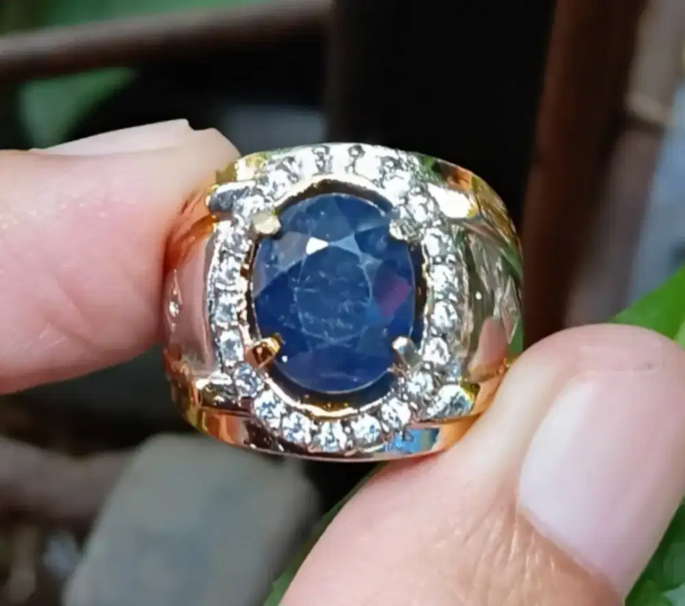 Natural  Blue Sapphire Ceylon
