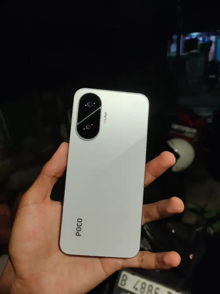 Poco F7 12/512 nominus
