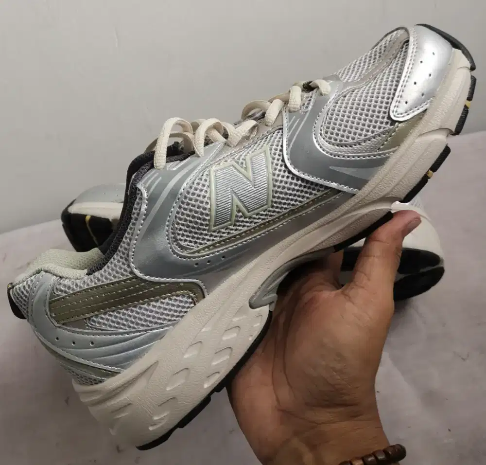 New Balance 530 size 43