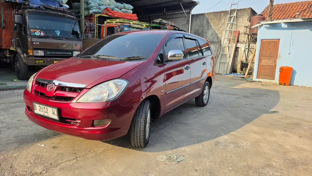 Toyota Kijang Innova 2005 Bensin