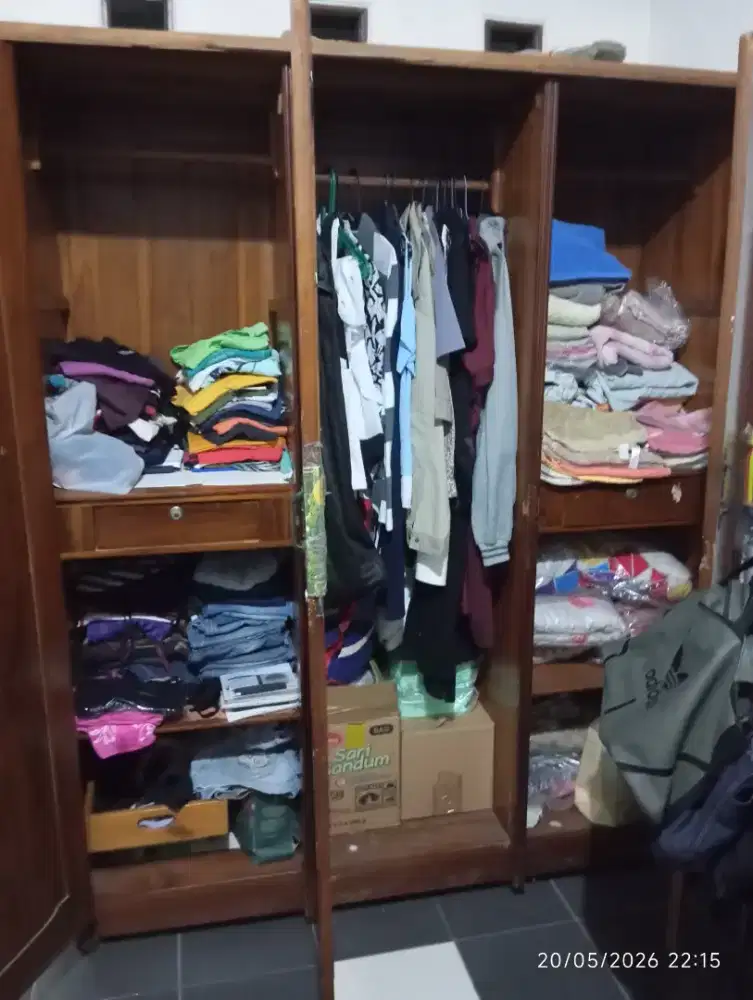 Jual Lemari kayu jati 3 pintu