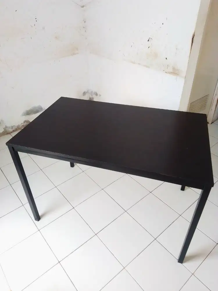 IKEA Tarendo Meja Kerja Meja Makan Meja Gaming Berkualitas Bisa Knock