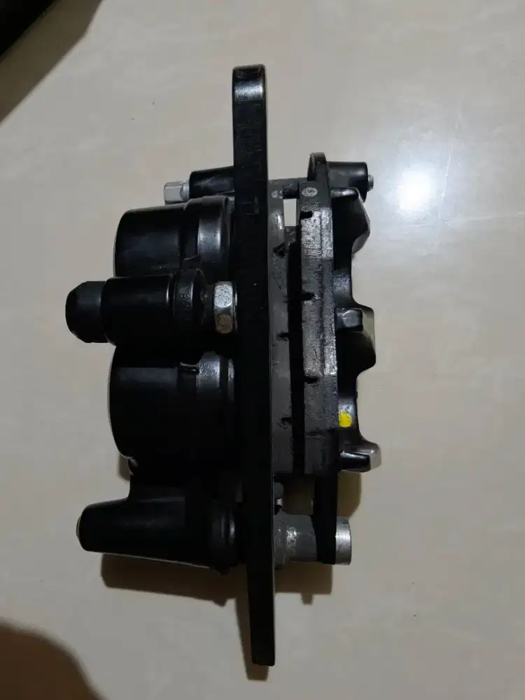 KALIPER & MASTER REM & SELANG & HANDLE REM & KAMPAS REM ADV 160 ABS