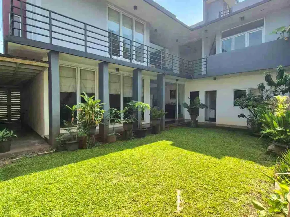 Rumah Halaman Luas Siap Huni di Bintaro Sektor 9