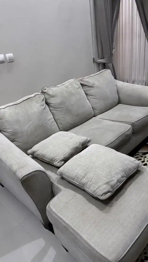 Sofa warna cream
