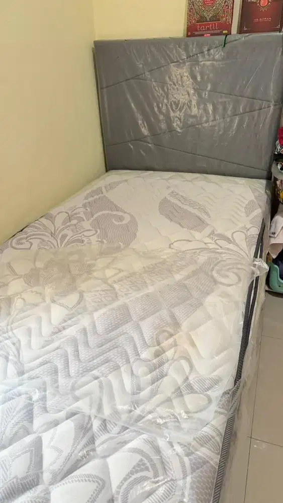 Tempat kasur 2 tingkat 2 kasur
