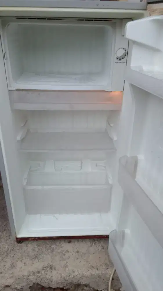 Kulkas Panasonic bekas