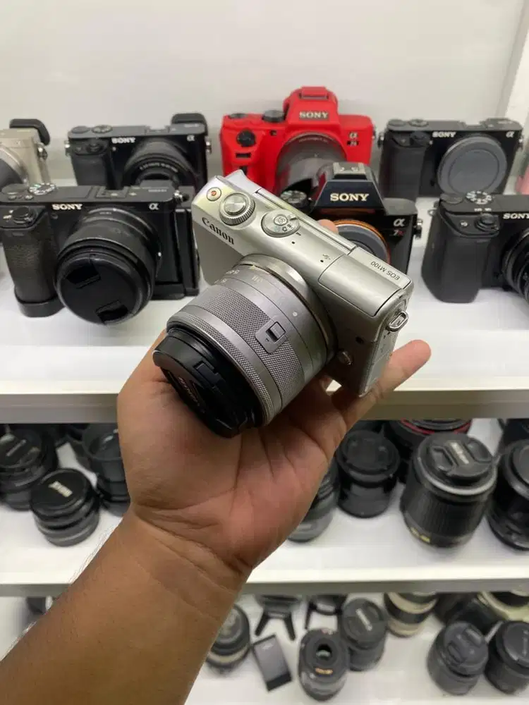 Kamera mirorles canon M100 lensa kit 15-45 normal siap pakai