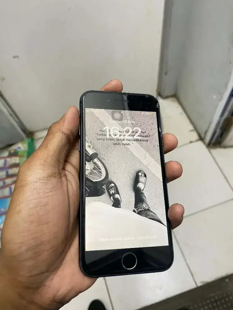 Iphone 8 64 Fullset All oprator