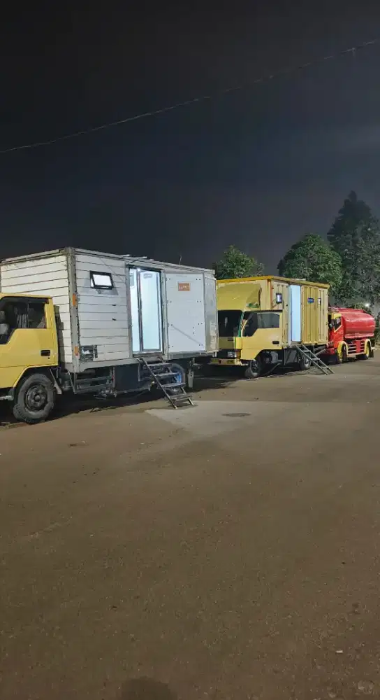 Sewa mobil truk toilet portable