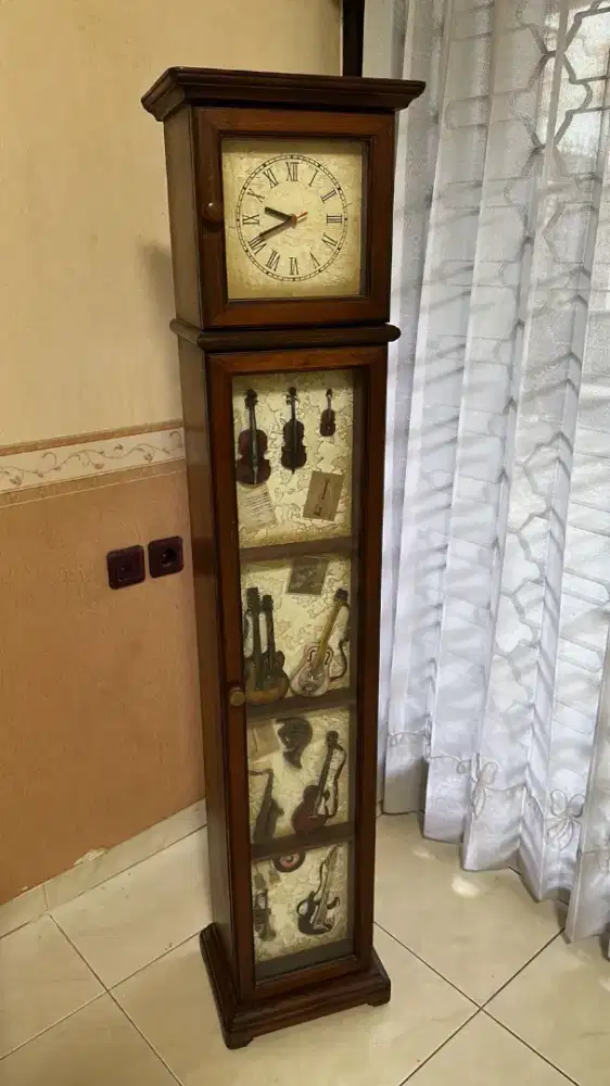 Lemari/Rak CD Model Jam Klasik Ornamen Musik (Grandfather Clock)