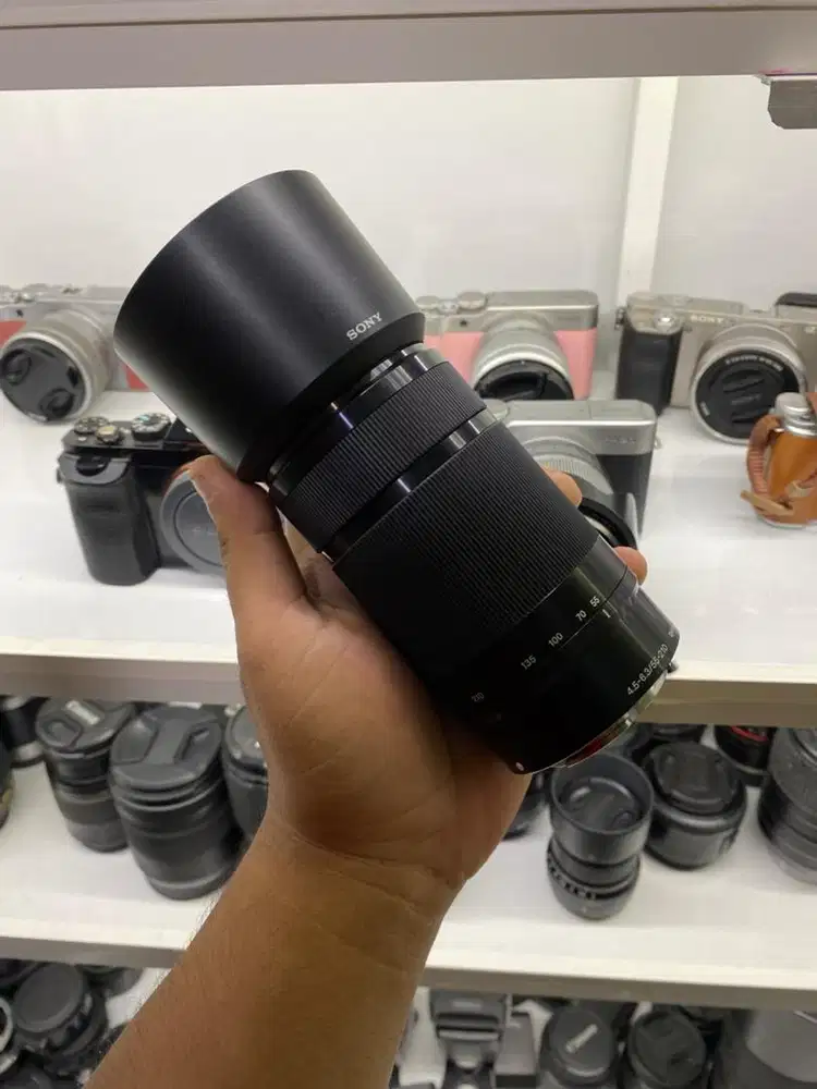 Lensa tele sony E 55-210 kondisi fisik mulus bergaransi