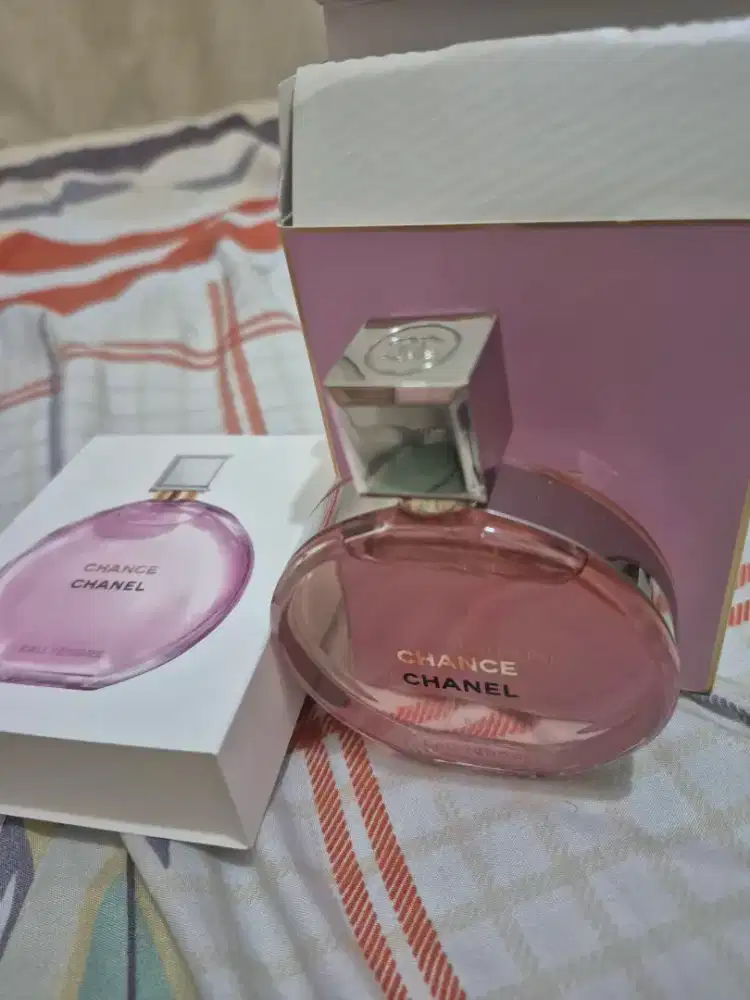 PARFUM CHANEL ORI.. KOTAK SEMUA LENGKAP PEMAKAIAN CUMA SEKALI