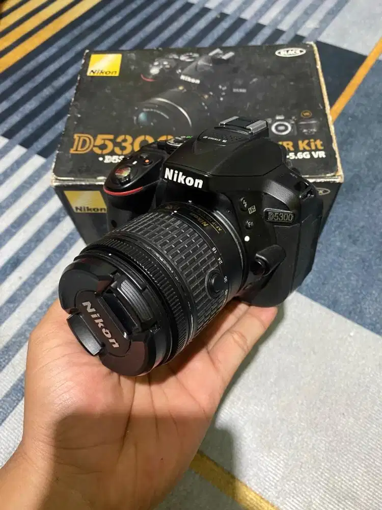 Kamera DSLR Nikon D5300 lensa 18-55 kit AFP touchscreen