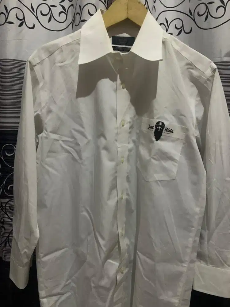 Kemeja putih size L