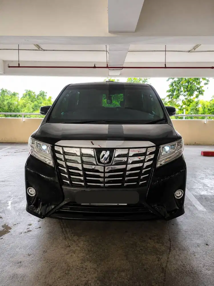 Toyota Alphard 2.4 AT 2017 Hitam – Interior Beige, Terawat, Siap Pakai