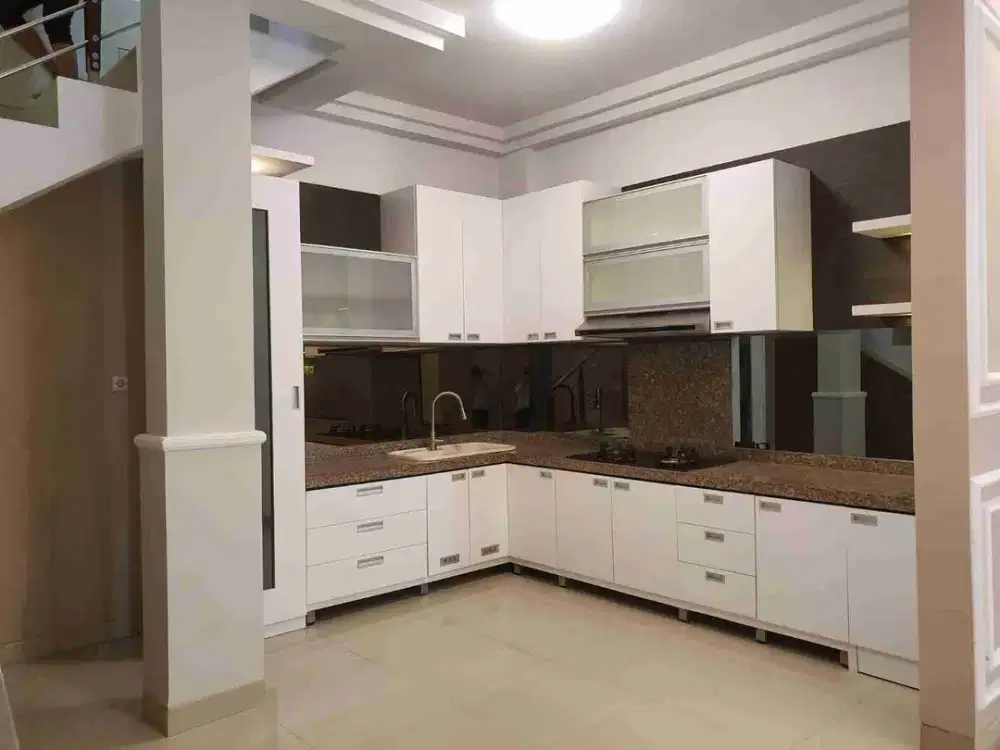 Di jual rumah baru luas 75m 2 lantai di Gading Griya lestari pegangsaan dua
