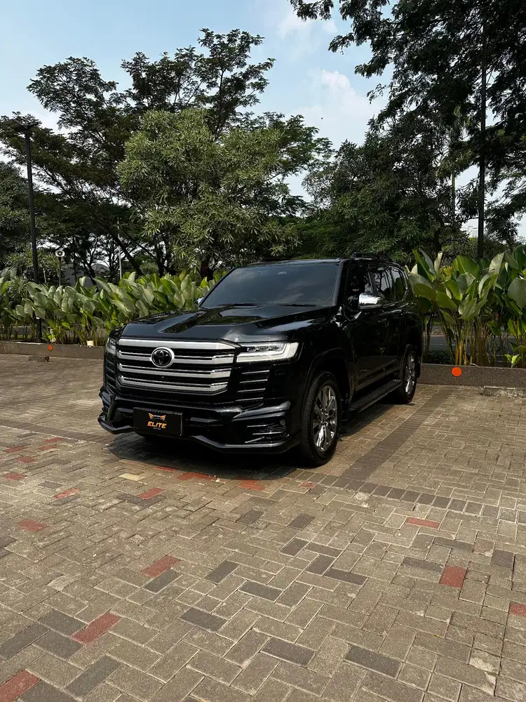 Toyota Land Cruiser 300 VXR 2025
