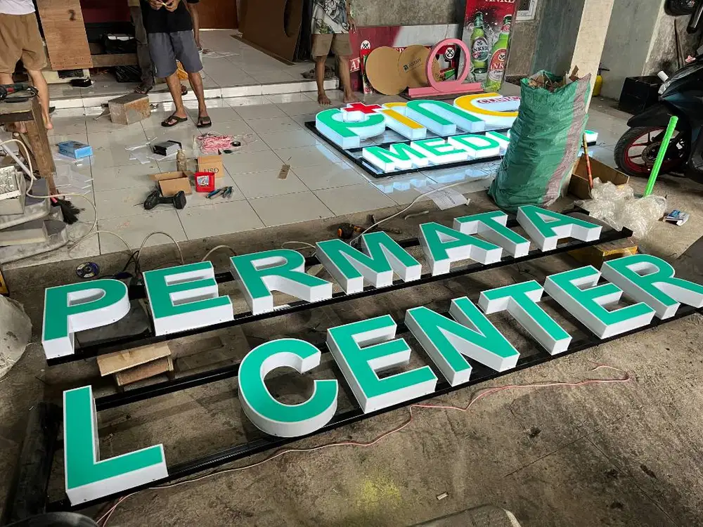 Custom Neon Box & Huruf Timbul Outdoor