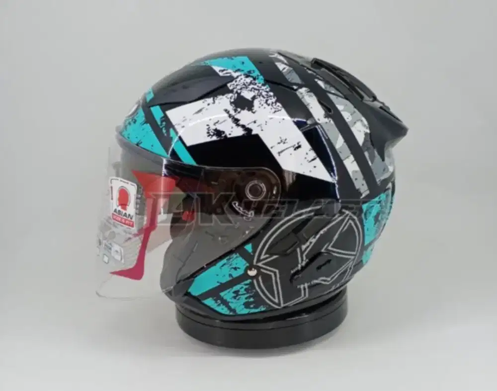 Jual helm masih lumayan