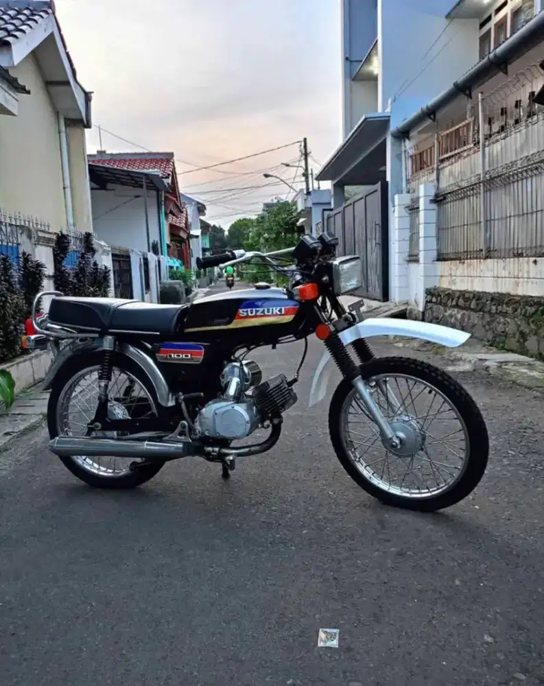 SUZUKI A100 ENDURO