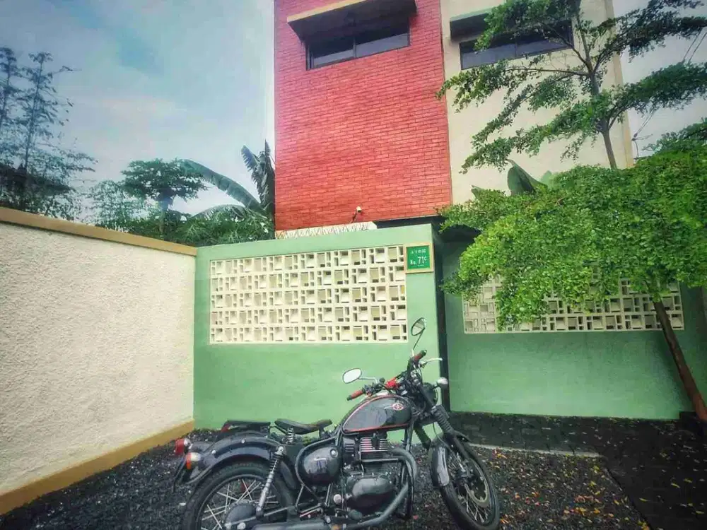 Rumah Kos Premium Bunga Bunga Suhat Malang