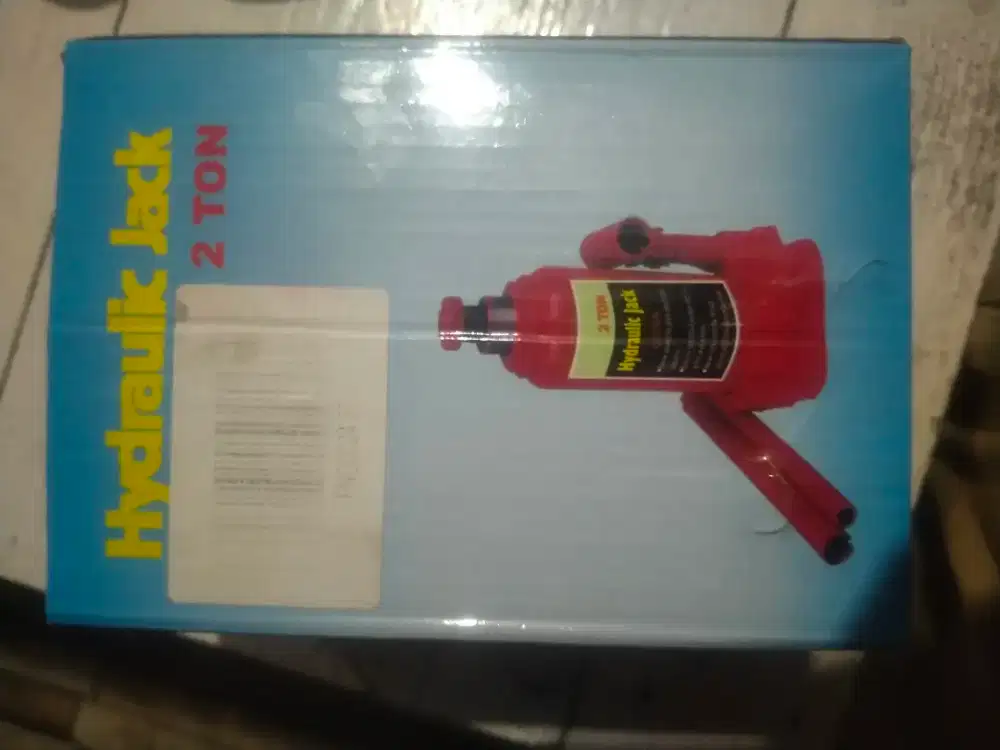 Dongkrak botol hidrolik