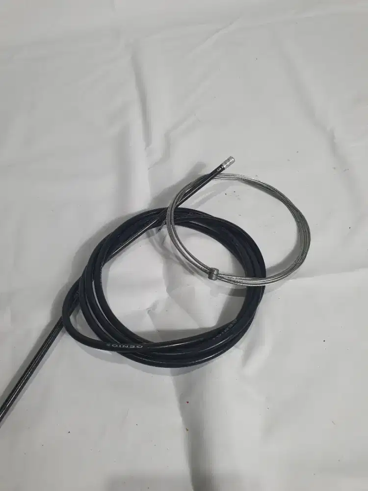 Kabel rem sepeda MTB dan housingnya