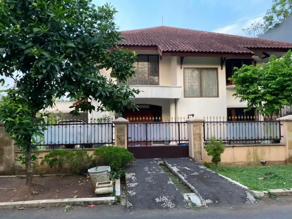 Rumah Bukit Permai Cibubur Besar Nyaman Posisi Hook Strategis
