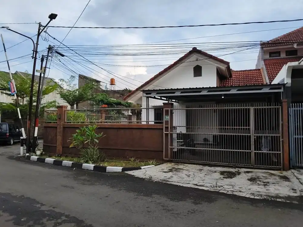 SEWA RUMAH DENGAN LINGKUNGAN NYAMAN, AMAN DAN HALAMAN LUAS DI ANTAPANI KOTA BANDUNG
