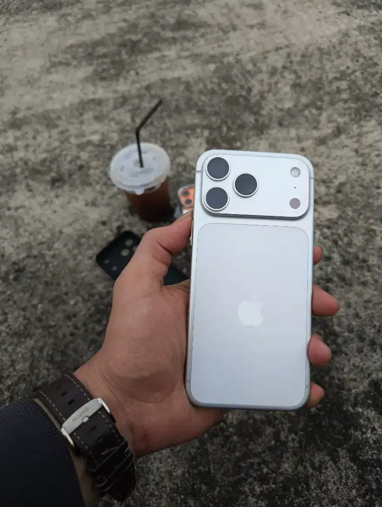 Iphone 17pro max 256gb Silver Fullset All Operator TT WELCOME