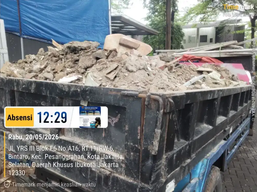 Buang puing sampah proyek
