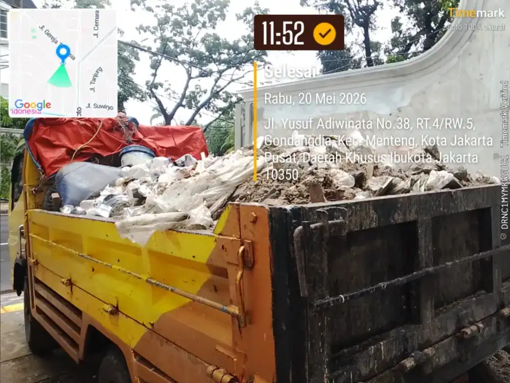 Buang puing dan angkut tanah