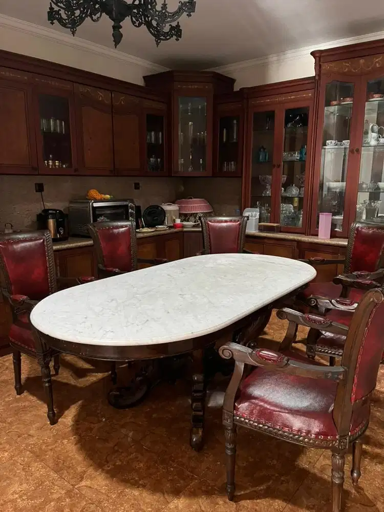 Dijual 1 Set Meja Makan Kayu Jati Asli