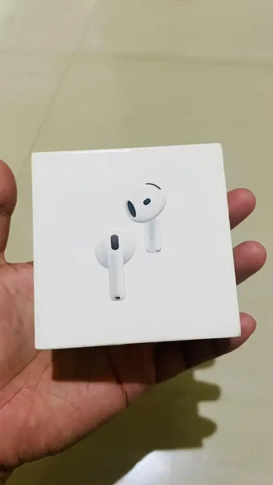 Airpods 4 anc like new