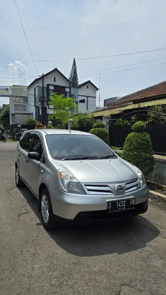 Nissan Grand Livina at 2011 DP 15jt
