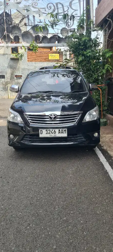 Innova G hitam 2013