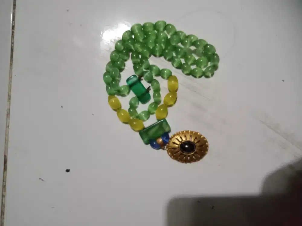 Kalung batu alami dan natural