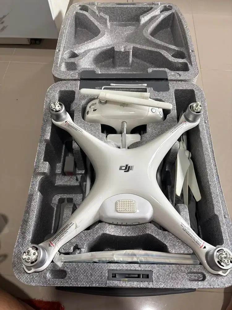 DJI phantom 4 jual butuh