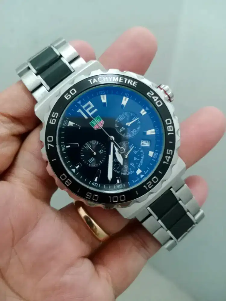 Jam tangan tag heuer carera