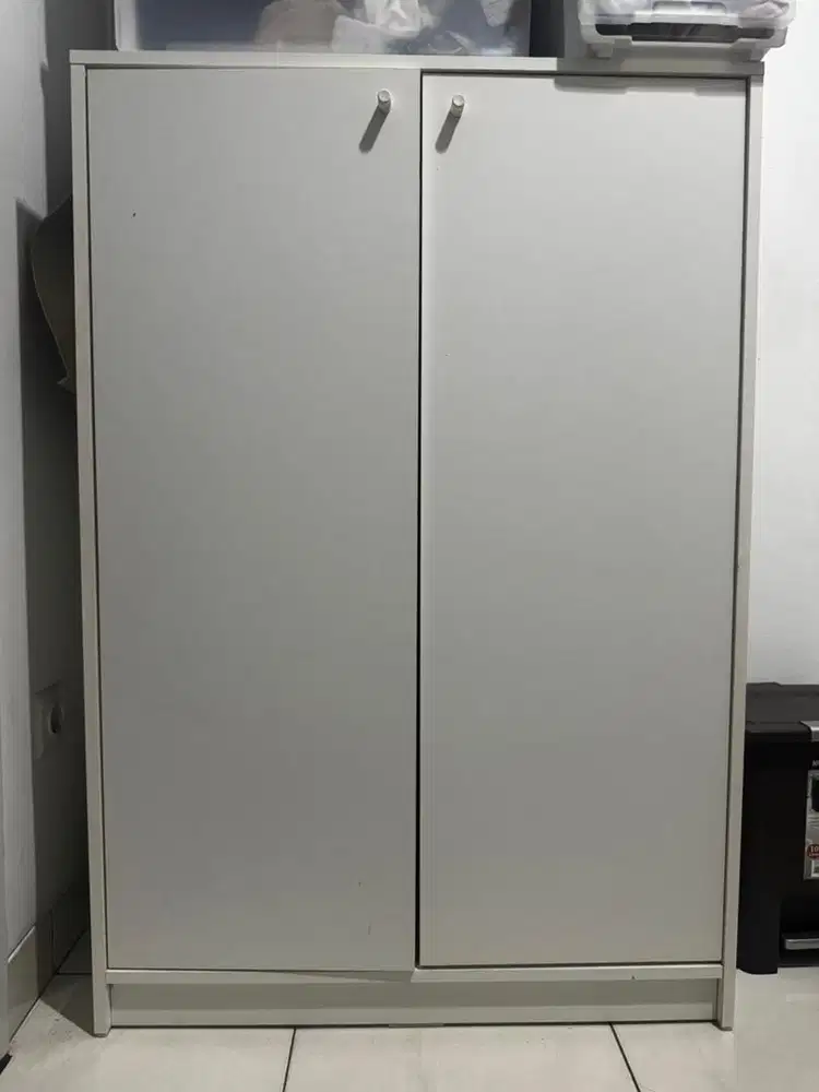 Lemari sepatu ikea