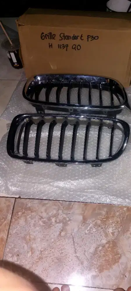 Grill oem copotan bmw f30 ori part number