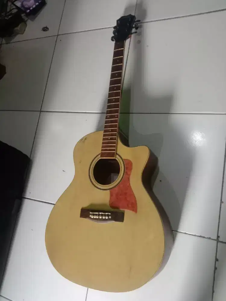 Gitar merek MELODY lokasi cilebut